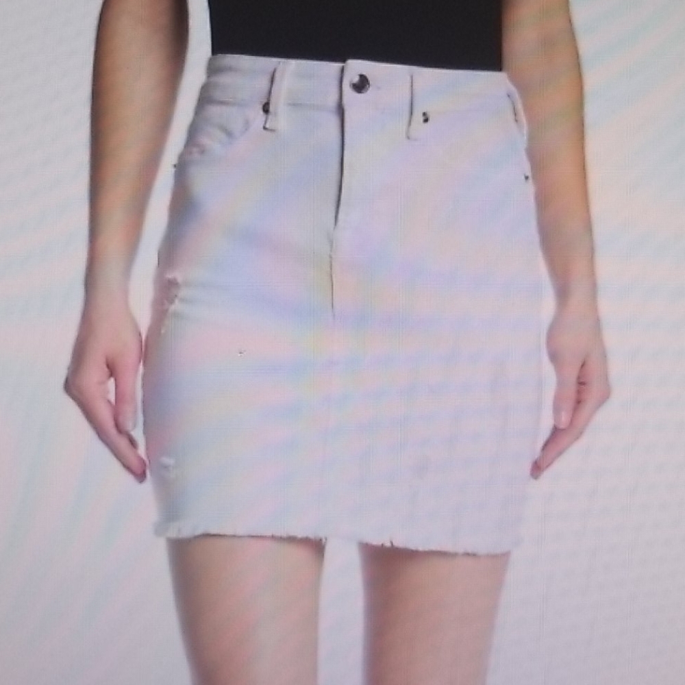 Good American denim skirt.